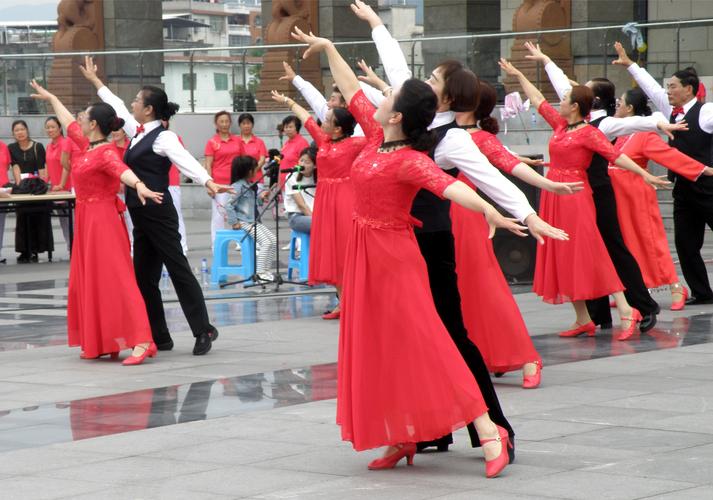 交谊舞,广场,舞蹈,人们,交流,可以,参与,乐趣,增进,10