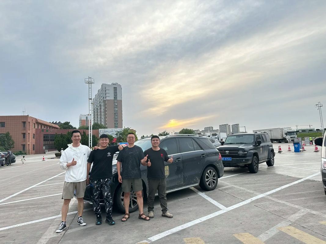 我们,四个,拂面,友谊,跳伞,海风,沙滩排球,10,欢乐,过程
